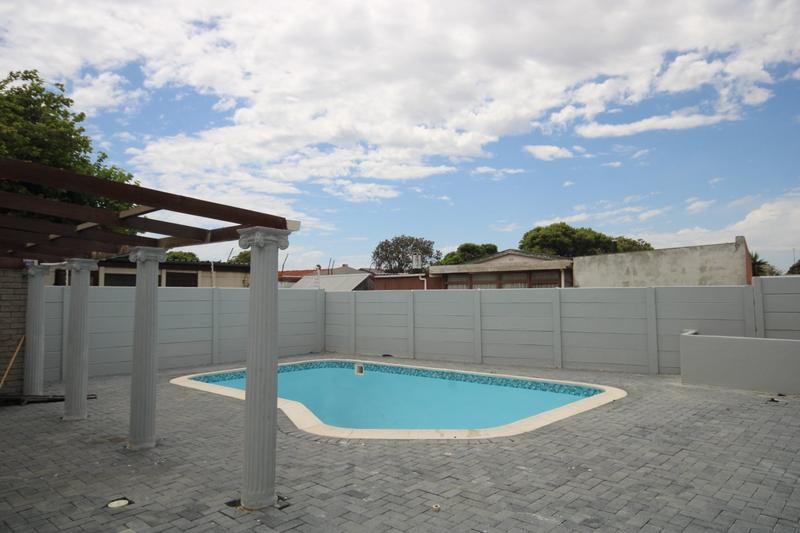 To Let 3 Bedroom Property for Rent in Sanddrift Western Cape